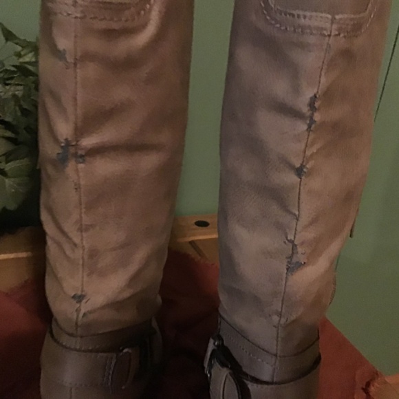 Pre-loved Very Much Tall Taupe Harness Boots 7.5 - Picture 5 of 11